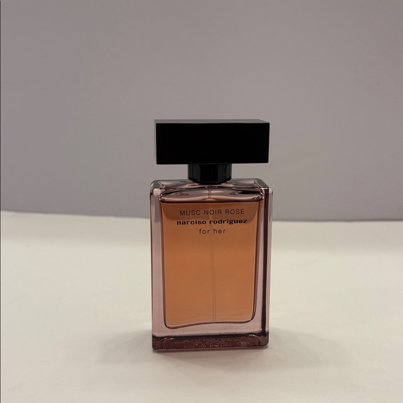Narciso Rodriguez for her - Picture 2 of 3